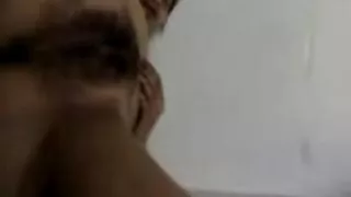 त्यो लहर उनको गधा मा अगाडि क्यामेरा र बन्द देखाउँछ उनको अचम्मको नितंबों