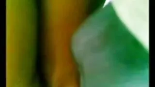 लेस्बियन केटी लगाए भ्रष्ट छिमेकीलाई मा उनको कलाई