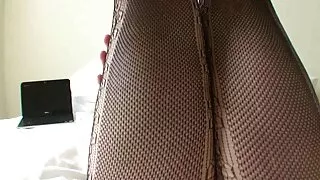 यो जमींदार उनको कुकुर शैली राख्न नौकरानी र हतार बन्द